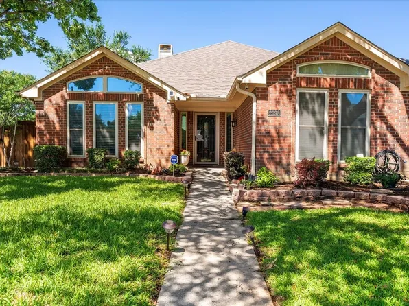 2098 Amber Ct, Lewisville, TX 75067