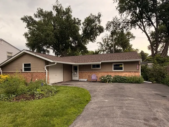 144 N Pinecrest Rd, Bolingbrook, IL 60440