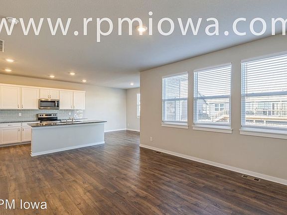 3rd image of 4224 NW Cedarwood Dr