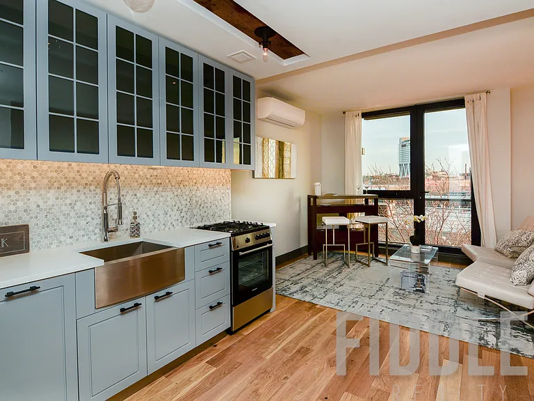 26 West St #4D — Photo 3