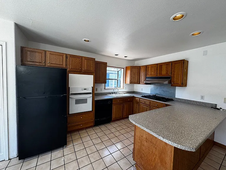 1527 Santa Clara St — Photo 6
