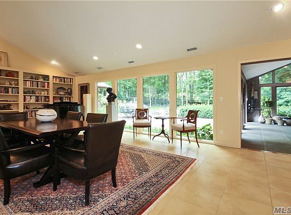 4th image of 4 Sycamore Dr