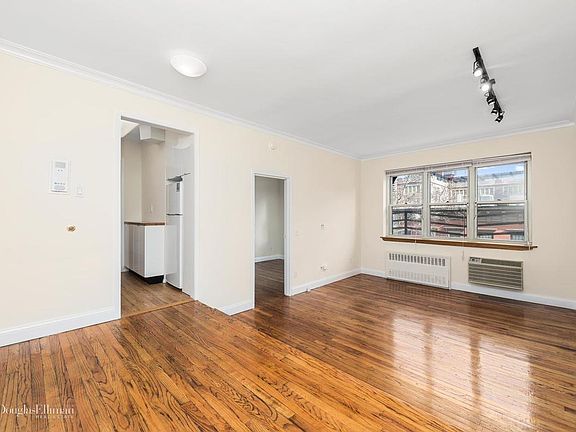 3rd image of 320 W 19th St APT 5C