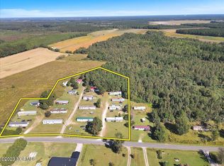 105 Pasture Branch Mobile Hm Park Ln, Rose Hill, NC 28458