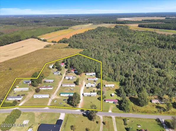 105 Pasture Branch Mobile Hm Pk Lane, Rose Hill, NC 28458