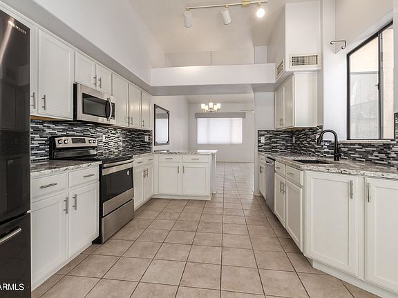 5th image of 939 E McNair Dr