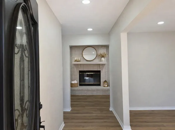 8708 W Fox Rd, Orange, TX 77632