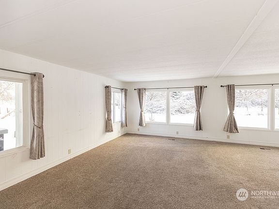 5th image of 3265 Pioneer Drive