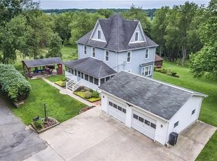 142 Leasure Valley Dr, New Castle, PA 16101