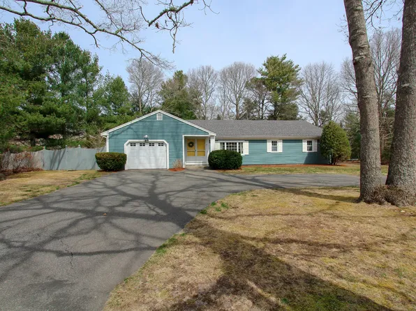 47 Foxglove Road, Centerville, MA 02632