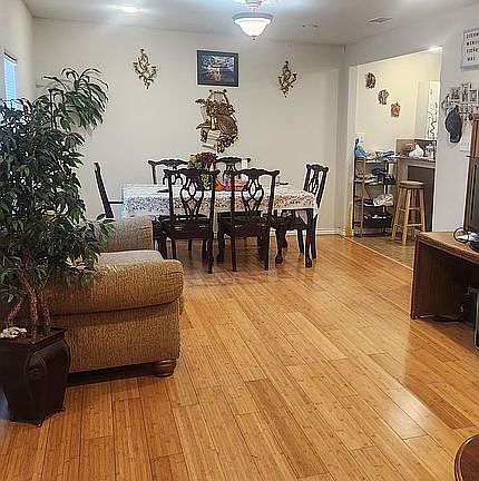 living/ dining room 
