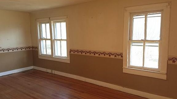 2nd image of 365 Glen Ave