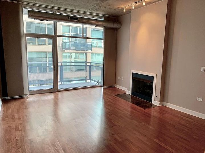 1st image of 1305 S Michigan Ave APT 1809