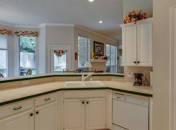 5th image of 4107 Cory Lee Ct