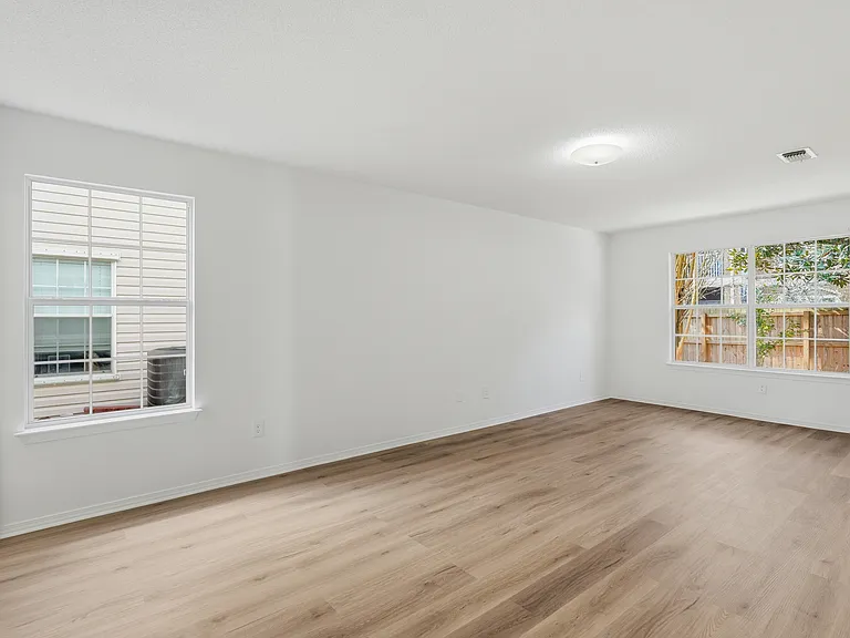 147 Mirabelle Cir — Photo 13