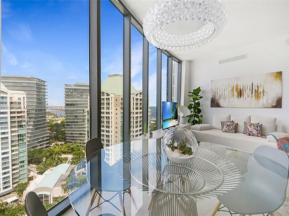 4th image of 2831 S Bayshore Dr #2005