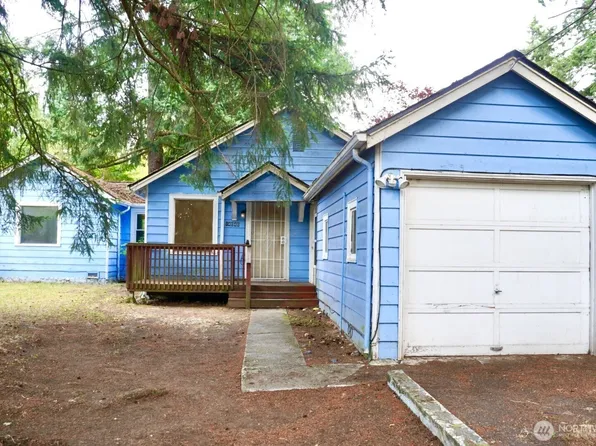 14040 Ashworth Avenue N, Seattle, WA 98133