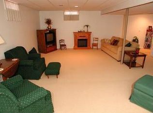 988 Pondbrook Point, Webster, NY 14580