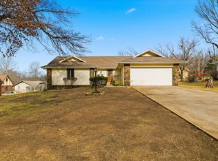 2541 W Allen Dr, Springfield, MO 65810