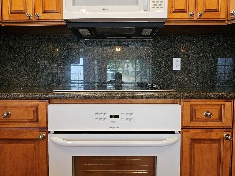 7704 Marbrook Way — Photo 14