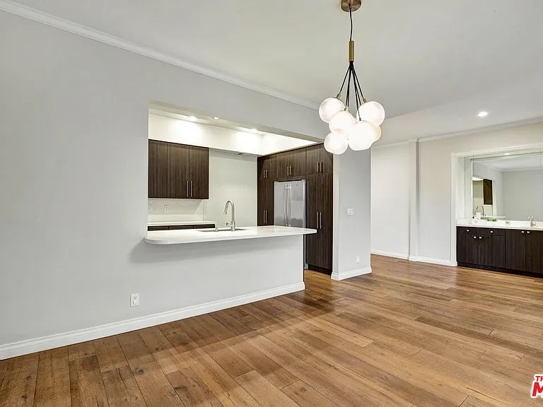 1260 S Beverly Glen Blvd #304 — Photo 8