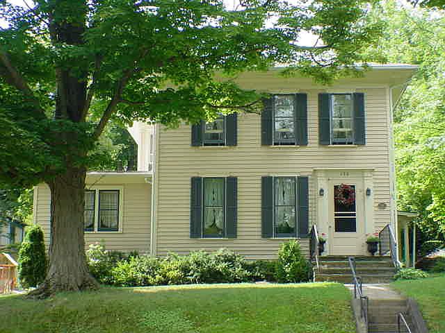1st image of 120 E 3rd St