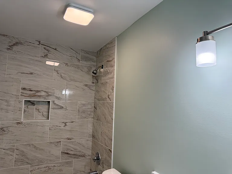 1136 Farmer St — Photo 5