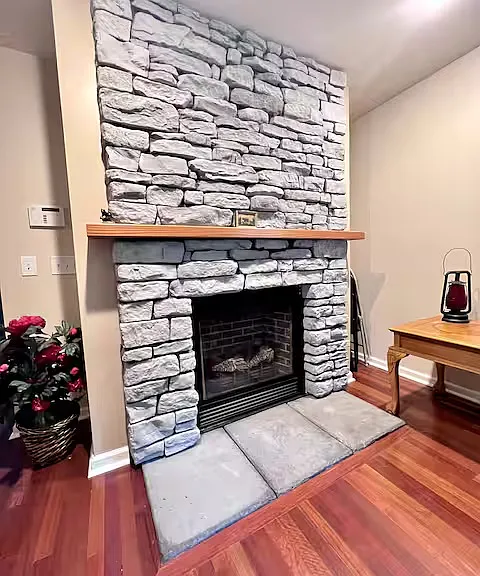 104 Sewell St — Photo 4