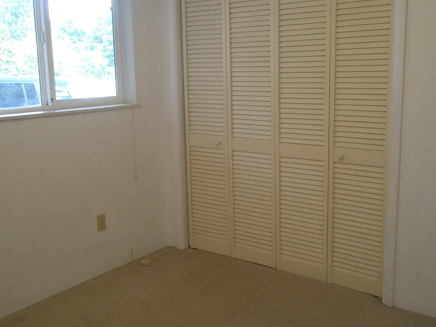 3 bedroom 2 bath house with garage & private yard - Green — Photo 3