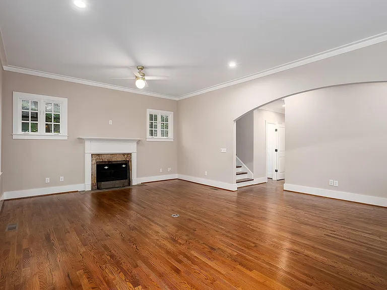 218 Hawthorn St — Photo 7