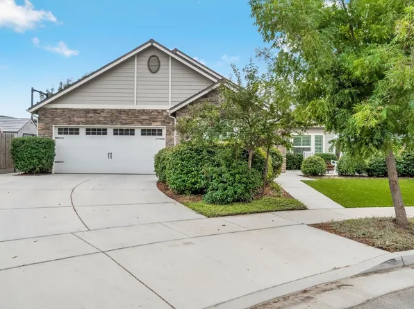 2255 W Queens Way, Hanford, CA 93230