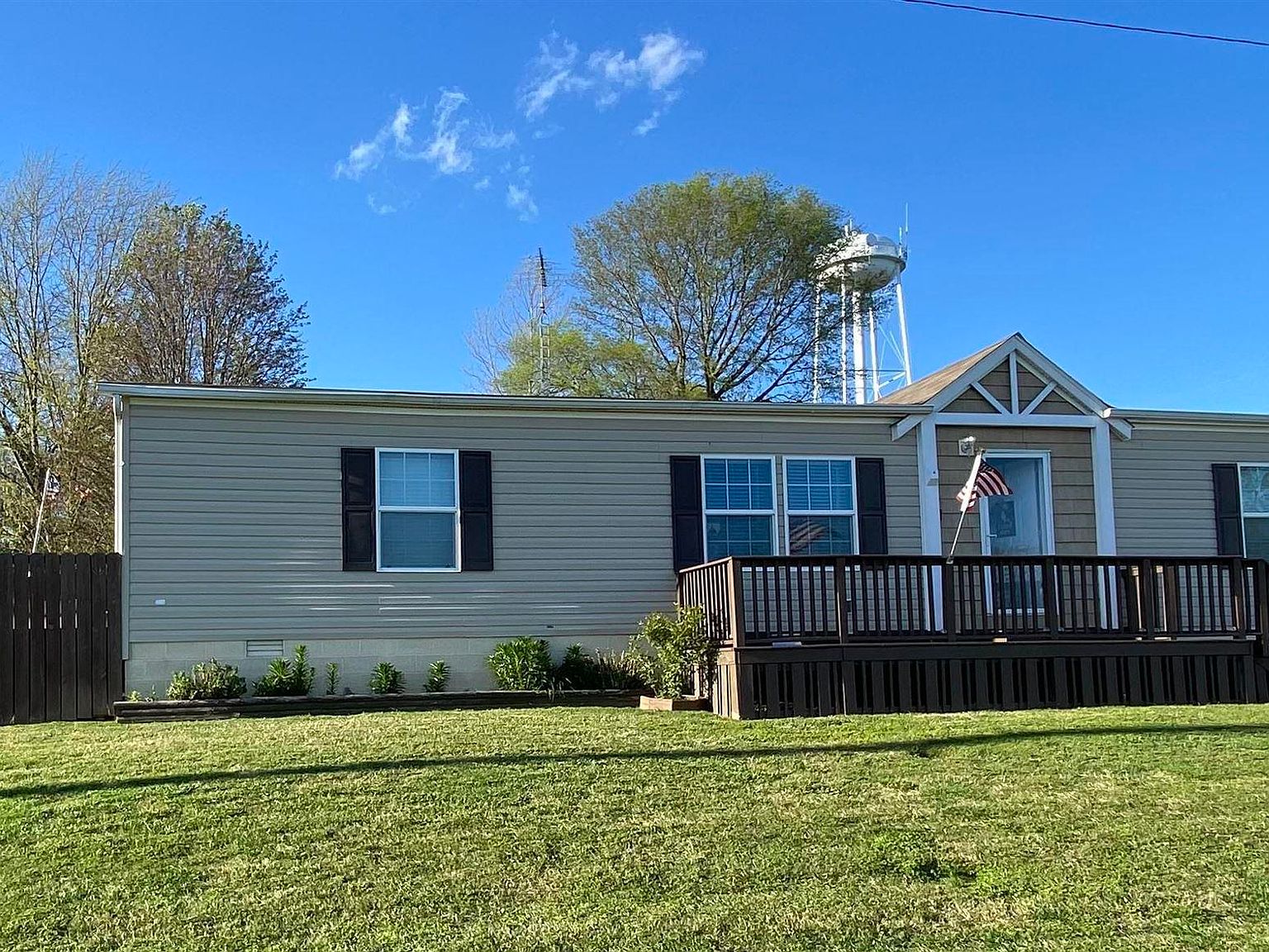 211 Union St, Waltonville, IL 62894 Zillow