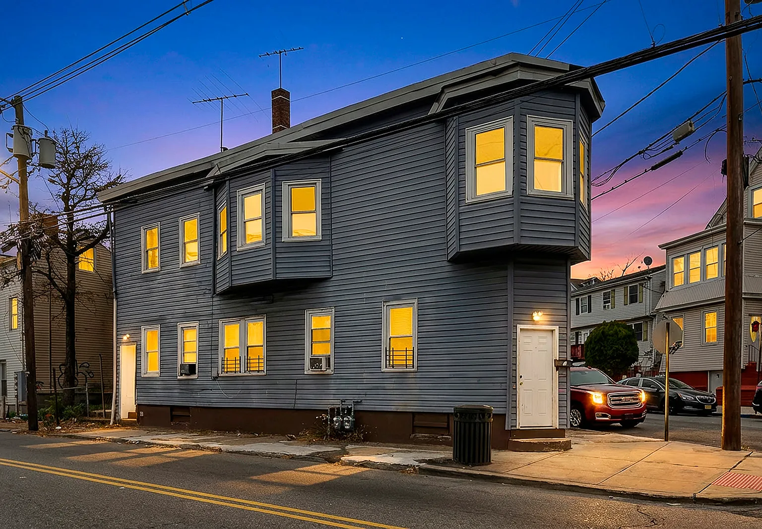 3 bed, 1100 sqft, $2,200 — Photo 1