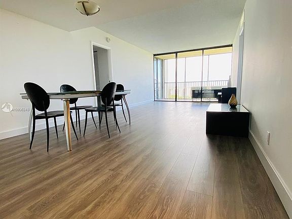 5th image of 20379 W Country Club Dr APT 1032