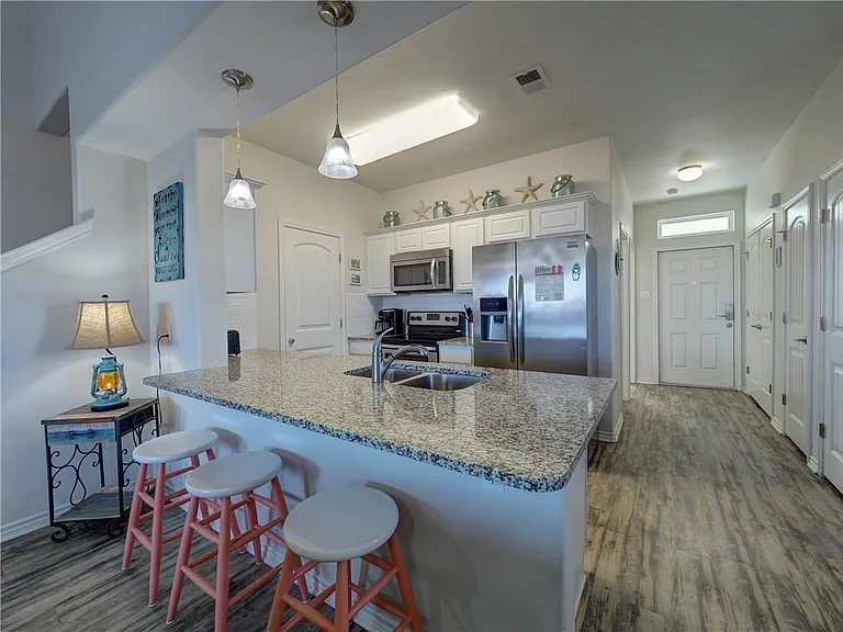 15102 Dory Dr — Photo 5