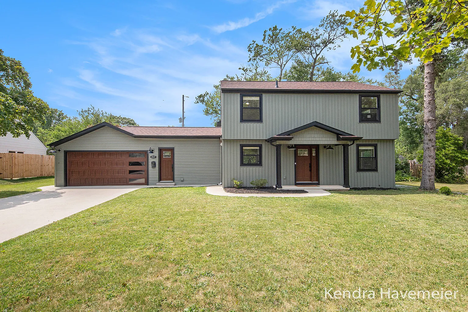 1517 Sherwood Ave SE photo 1