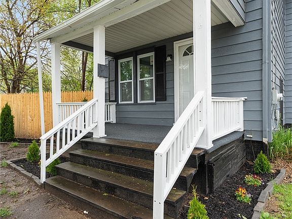 4th image of 2014 25th St NE