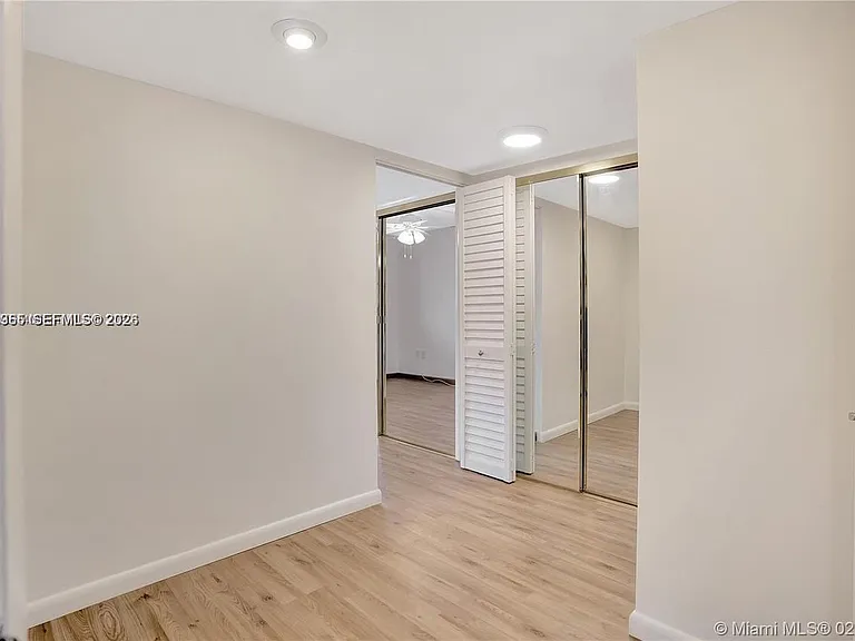 345 Ocean Dr #302 — Photo 5