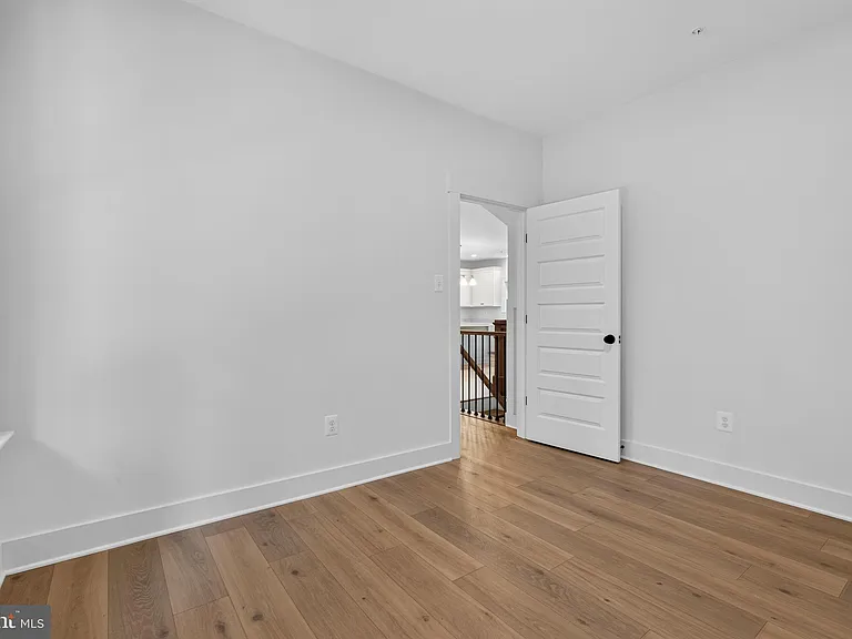 1490 Thurston Rd — Photo 43