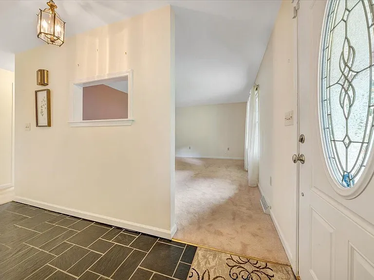 1066 Coopers Cove Rd — Photo 3
