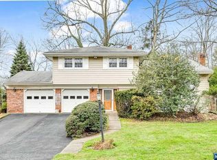 15 Wield Ct, Park Ridge, NJ 07656