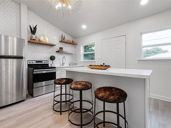 4th image of 2618 Danneel St