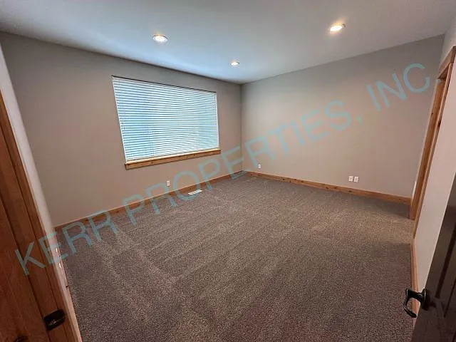 225 NE Lucas Rd — Photo 9