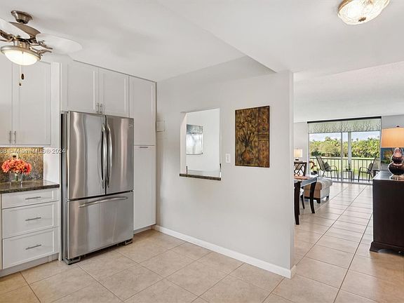3rd image of 9611 N Hollybrook Lake Dr APT 207