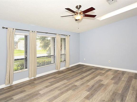 5th image of 2249 Gold Oak Ln