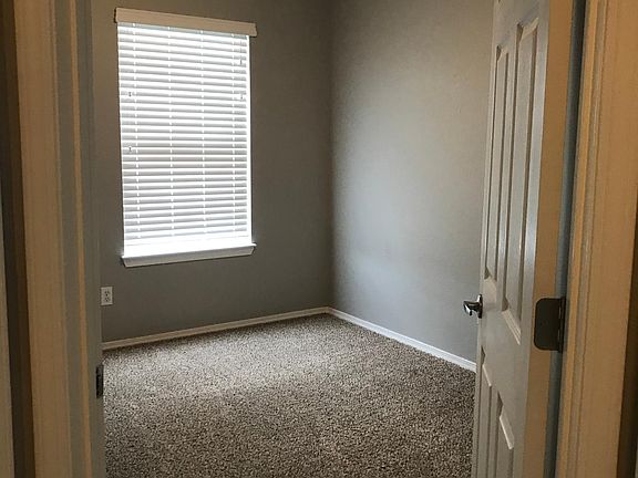 3rd image of 583 Founders Park Dr E