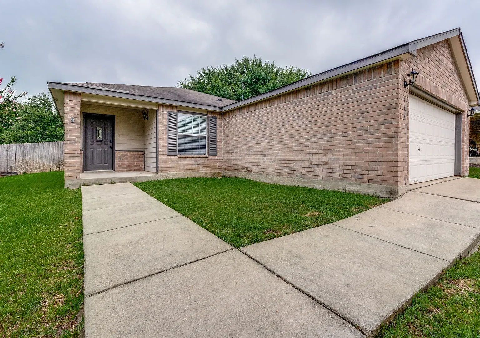 Single-Story 3-Bedroom In Cibolo — Photo 4