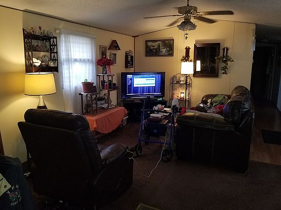 3rd image of 153 Honeybrook Cir