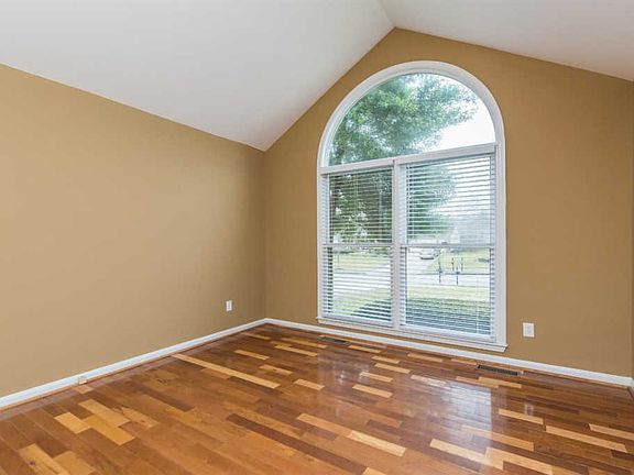 4th image of 3109 Valley Haven Ct