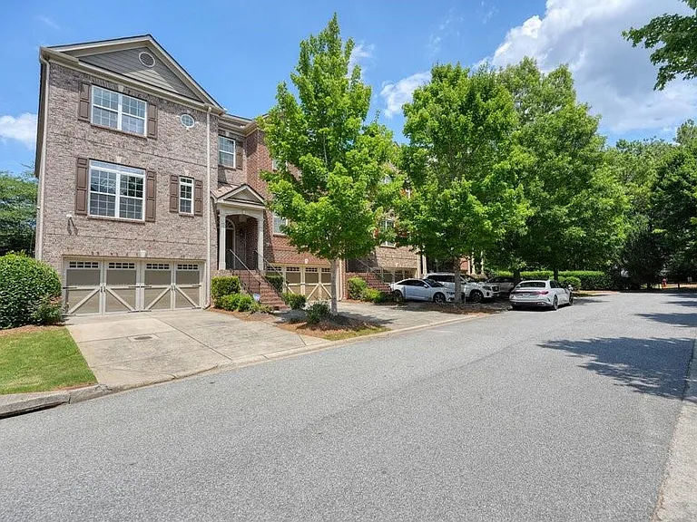 3888 Fairhill Point — Photo 3